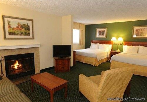Гостиница Sonesta Es Suites Burlington Vt в Штате Вермонт