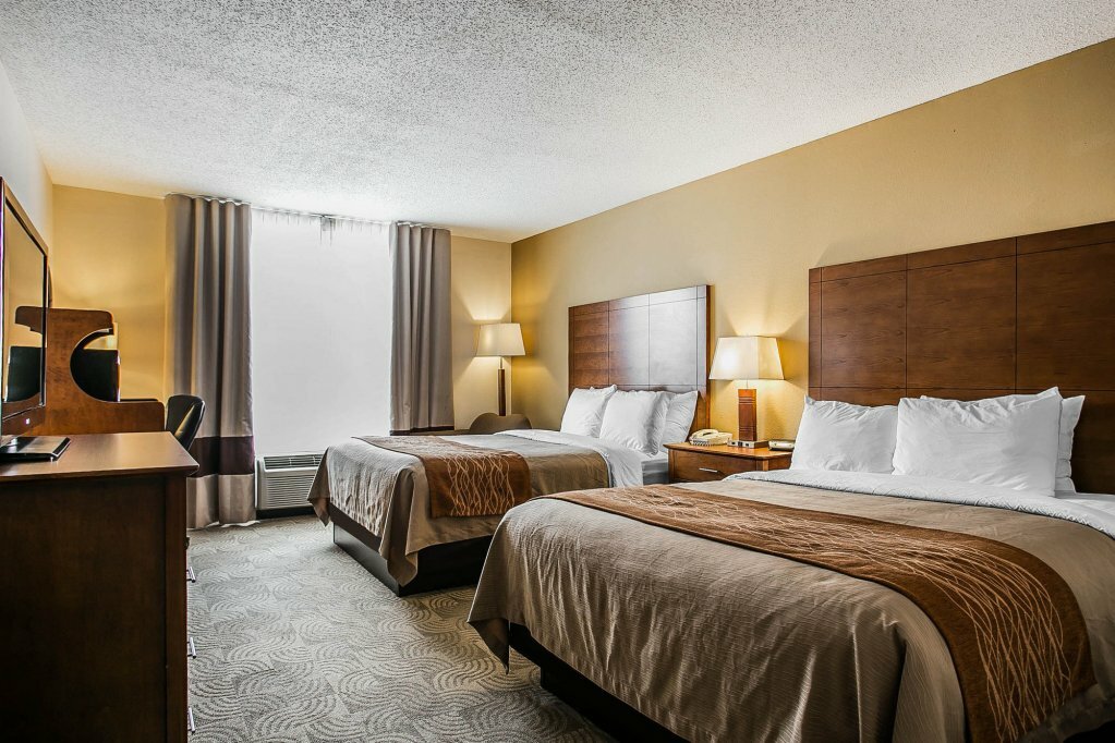 Hotel Comfort Inn & Suites Santee, State of South Carolina, photo