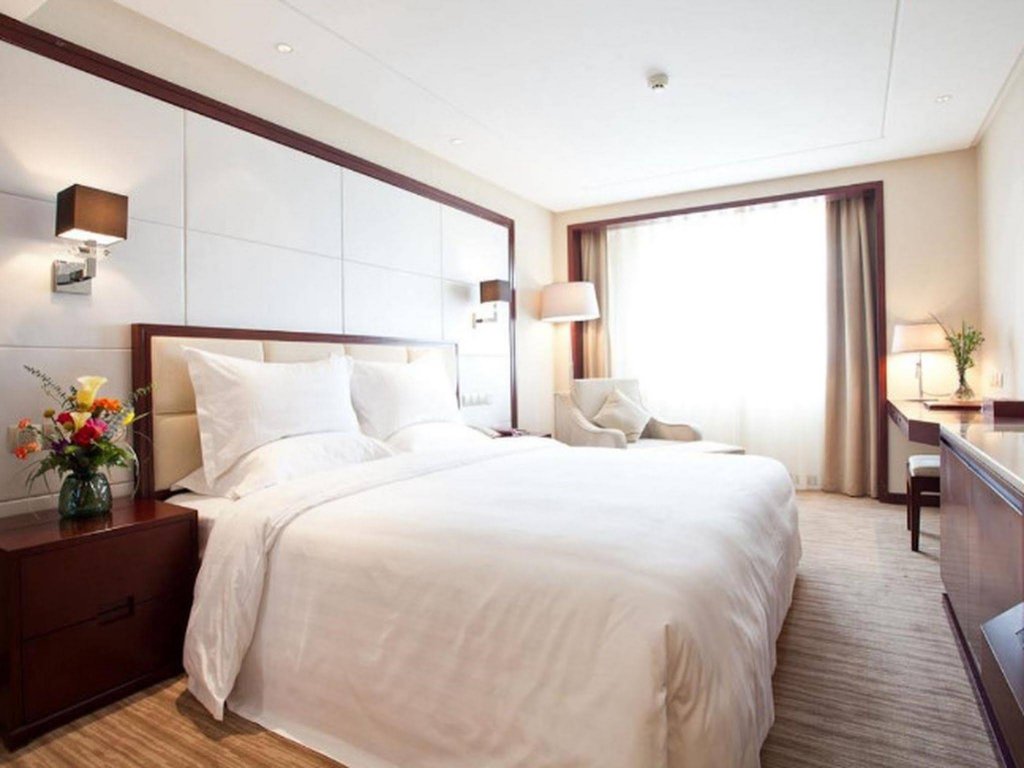 Фото Beijing GuiZhou Hotel