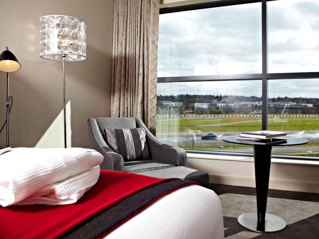 Фото Brooklands Hotel