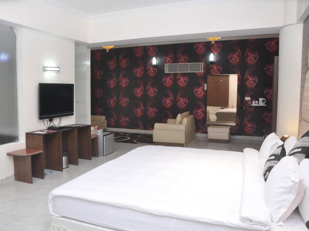 Фото The Solitaire