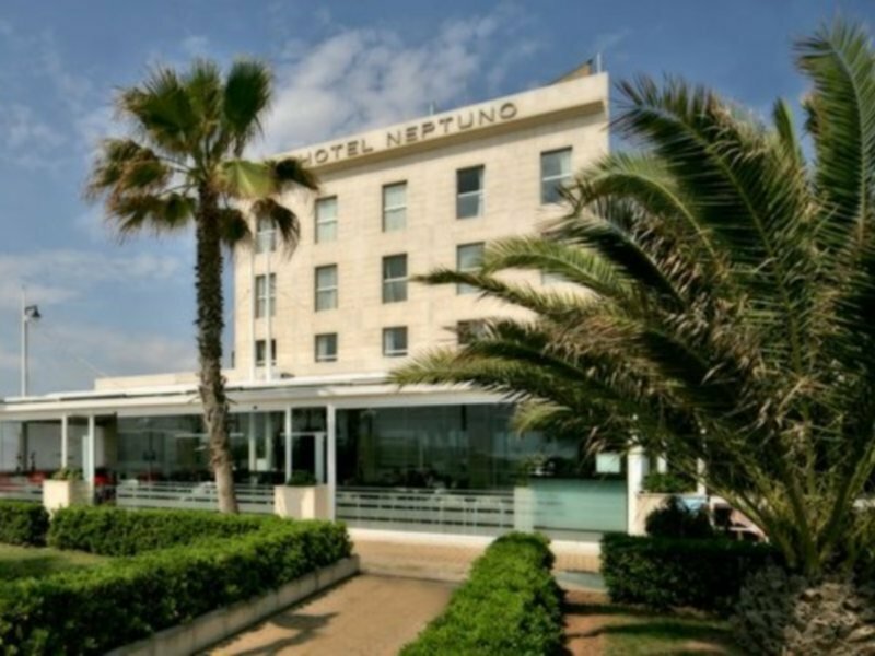 Гостиница Hotel Neptuno в Валенсии