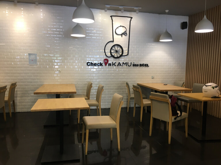 Coffee shop Kamu, Vientiane, photo