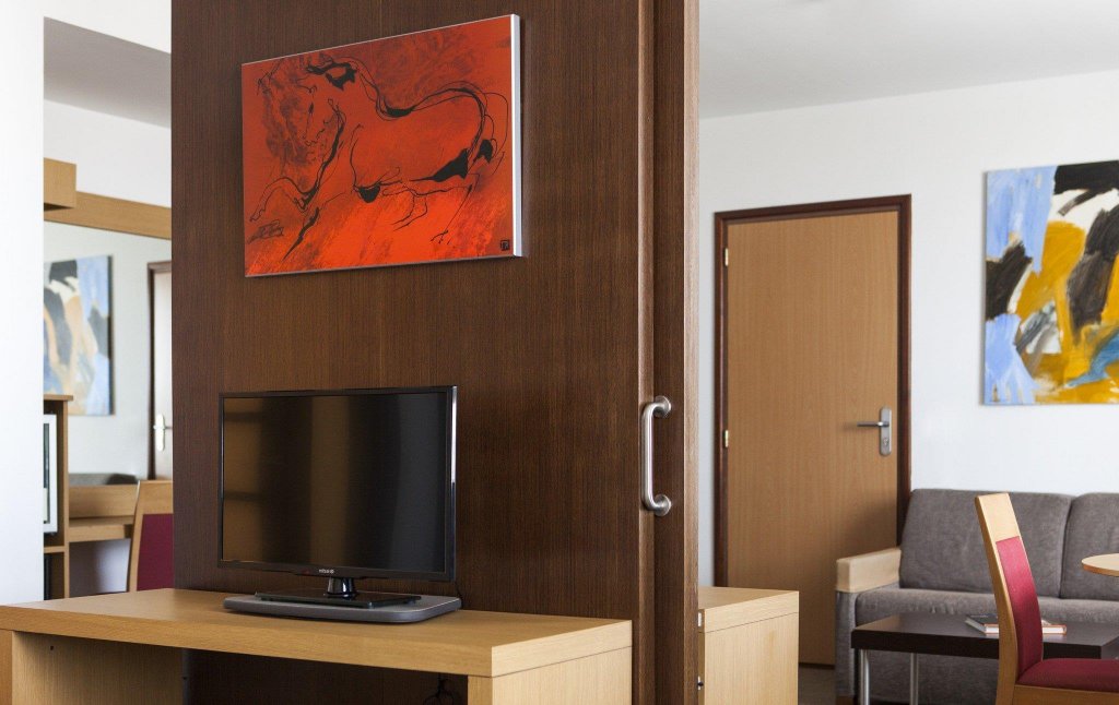 Фото Hotel Ilunion Valencia 4