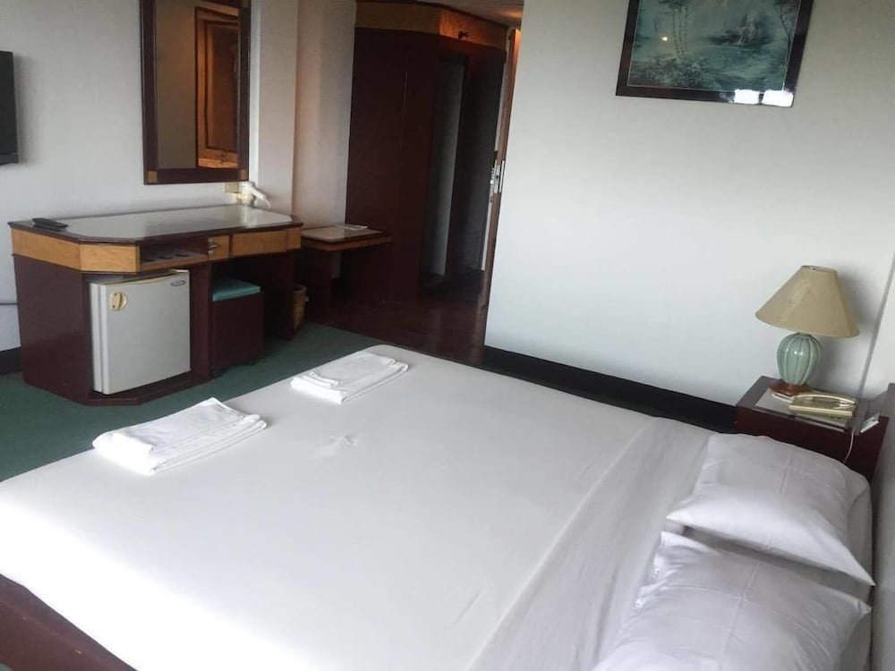 Фото Golden Grand Hotel