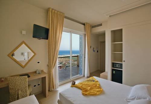 Фото Hotel Ghirlandina