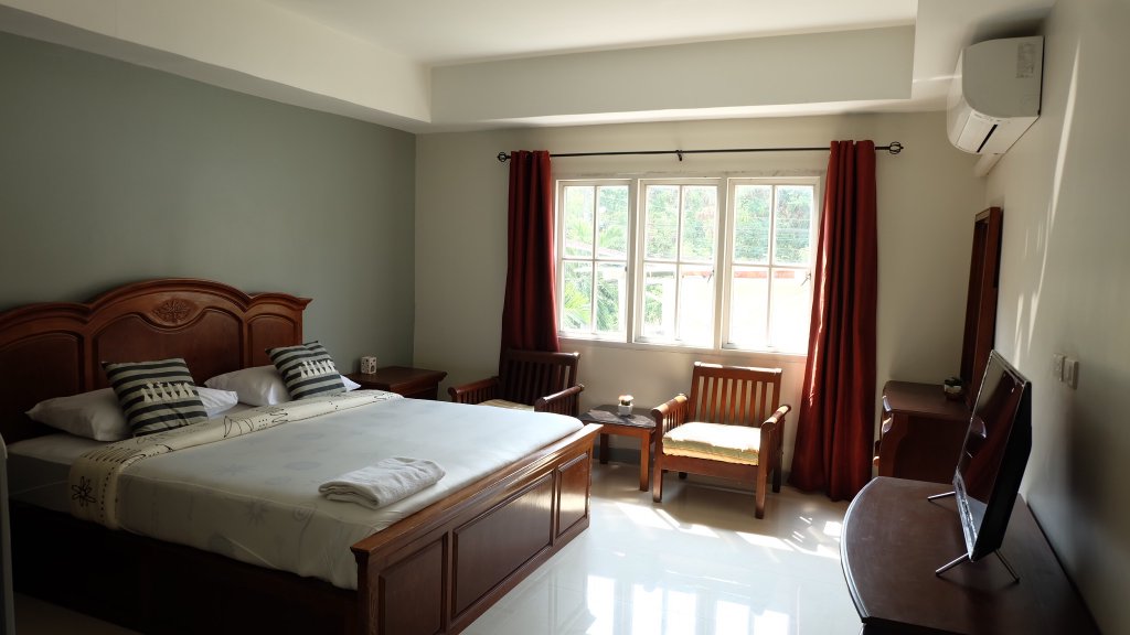 Фото Wong Amat House