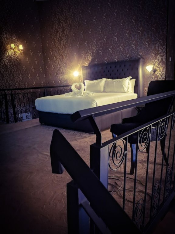 Фото 1969 Business Suites