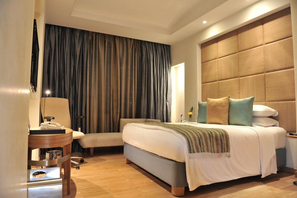 Фото The Park Kolkata