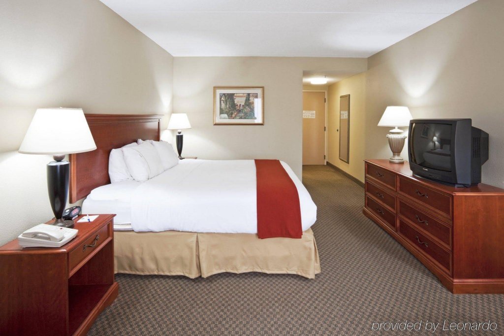 Фото Holiday Inn Express And Suites Fort Wayne