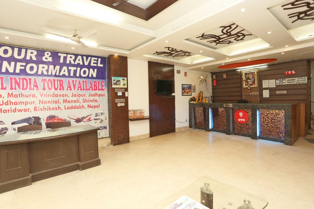 Фото Oyo 9726 Hotel Aura Palace Deluxe