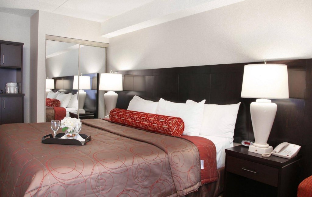 Фото Admiral Inn Burlington