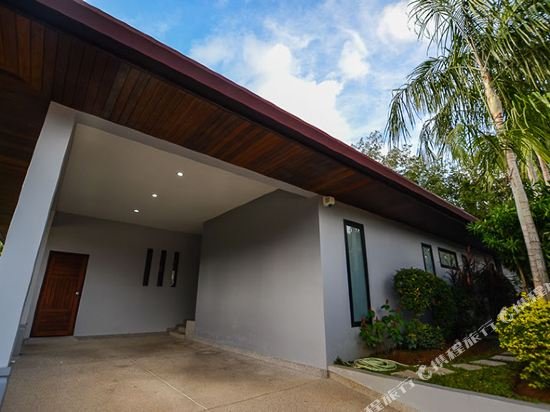 Фото Villa Frangipani @ Nai Harn