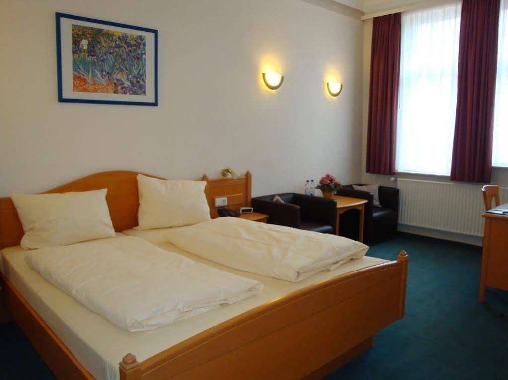 Фото Hotel Bellevue