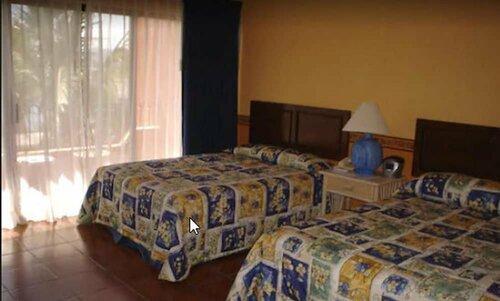 Гостиница Grand Plaza La Paz Hotel And Suites в Ла-Пас