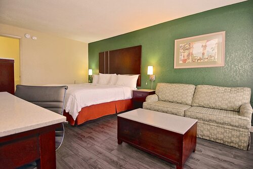 Гостиница SureStay Hotel by Best Western Sarasota Lido Beach
