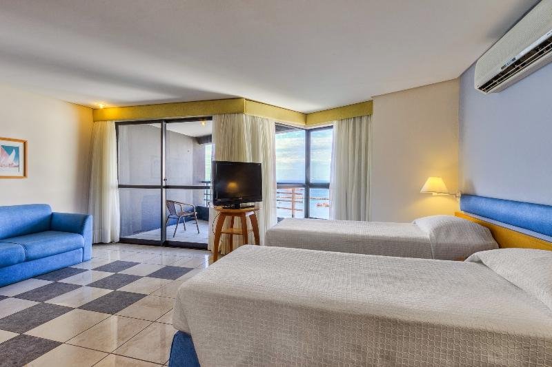 Фото Iate Plaza Hotel