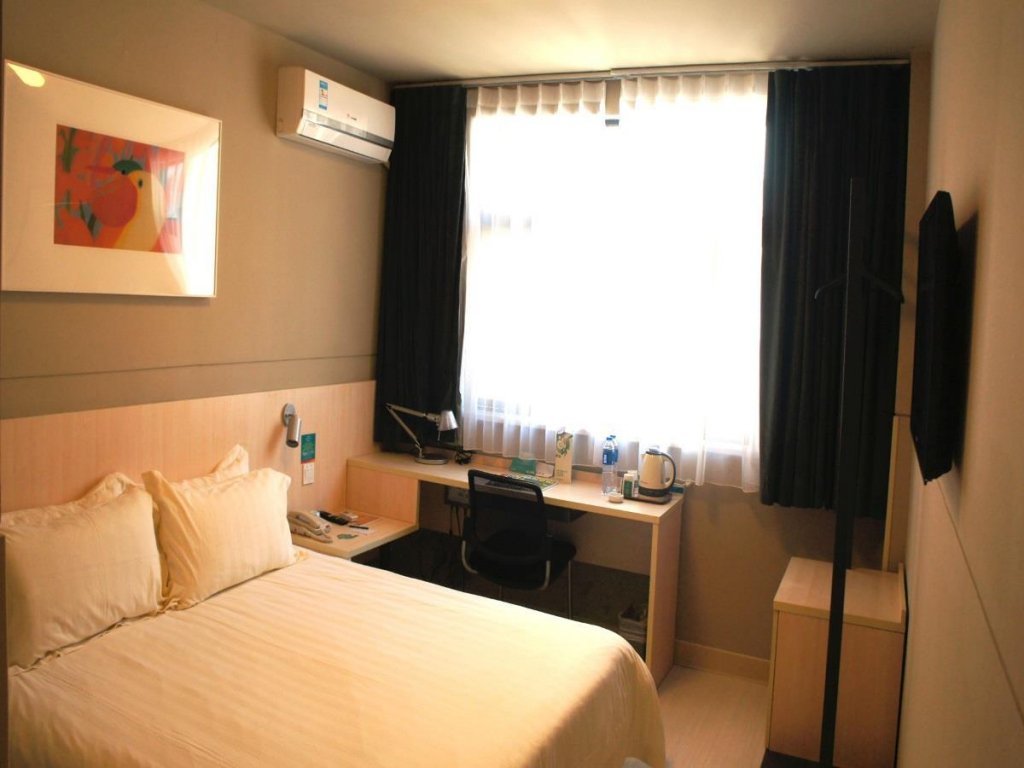 Фото Jinjiang Inn Dujiangyan Taiping Street