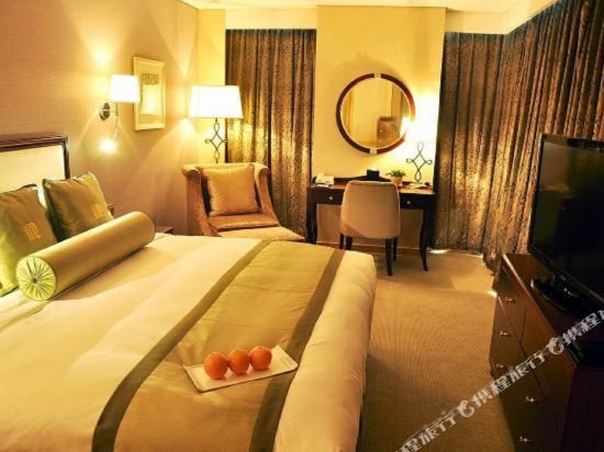 Фото Regal Plaza Hotel & Residence