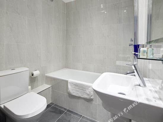 Фото Mandolay Hotel Guildford