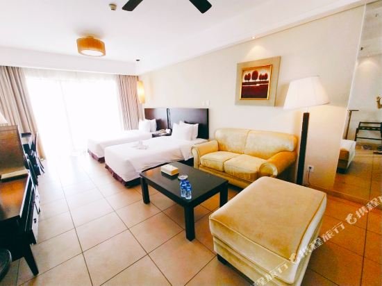 Фото Hainan Golden Sunshine Hotspring Resort Hotel