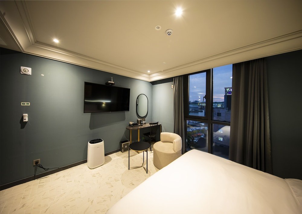 Фото Brown Dot Hotel - Jangsaengpo