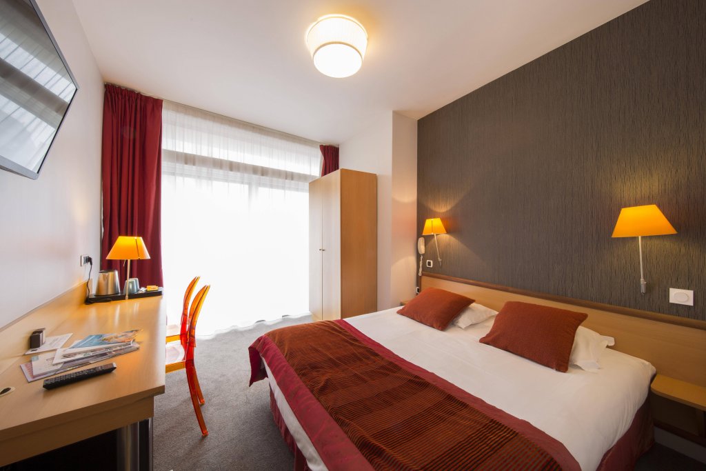 Фото Hotel Des Lices