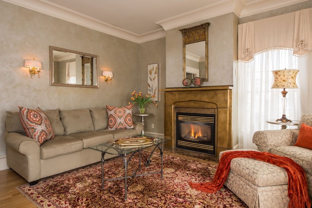 Фото Captain Farris House