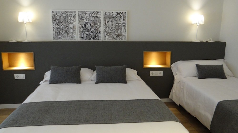 Фото Hostal El Ninot