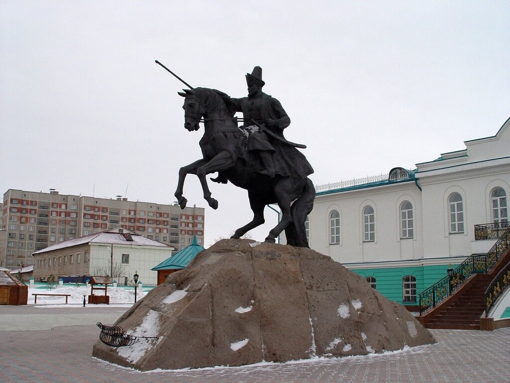 Памятники в петропавловске в казахстане