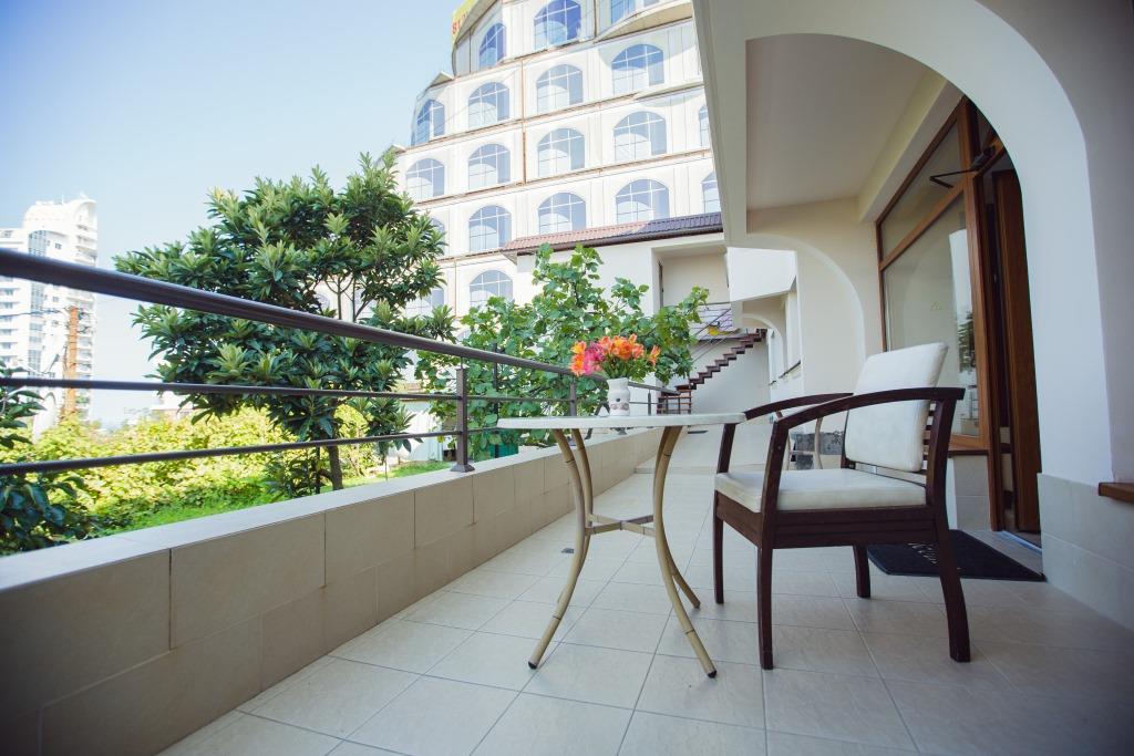 Фото Грейс Наири