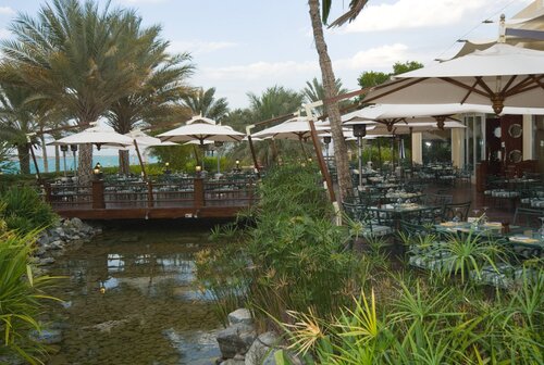 Гостиница Radisson Blu Hotel & Resort Abu Dhabi Corniche в Абу-Даби