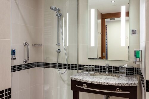 Внешний вид отеля Hampton by Hilton Warsaw Airport в Варшаве, фото 5