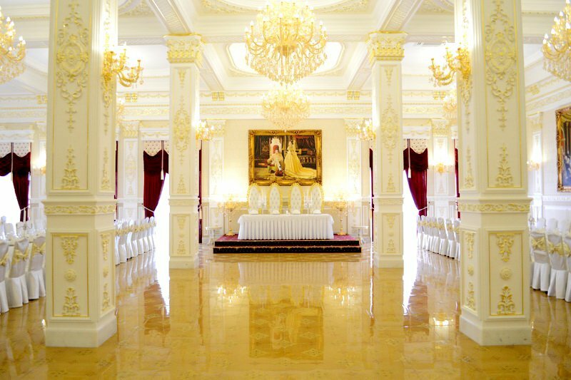 مطعم Restoranno-otelny kompleks Aristokrat ، ، صورة