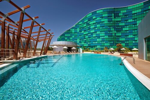 Гостиница Hilton Grand Abu Dhabi в Абу-Даби