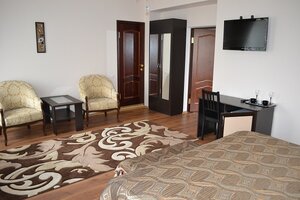 Ural (Orsk, prospekt Mira, 9), hotel