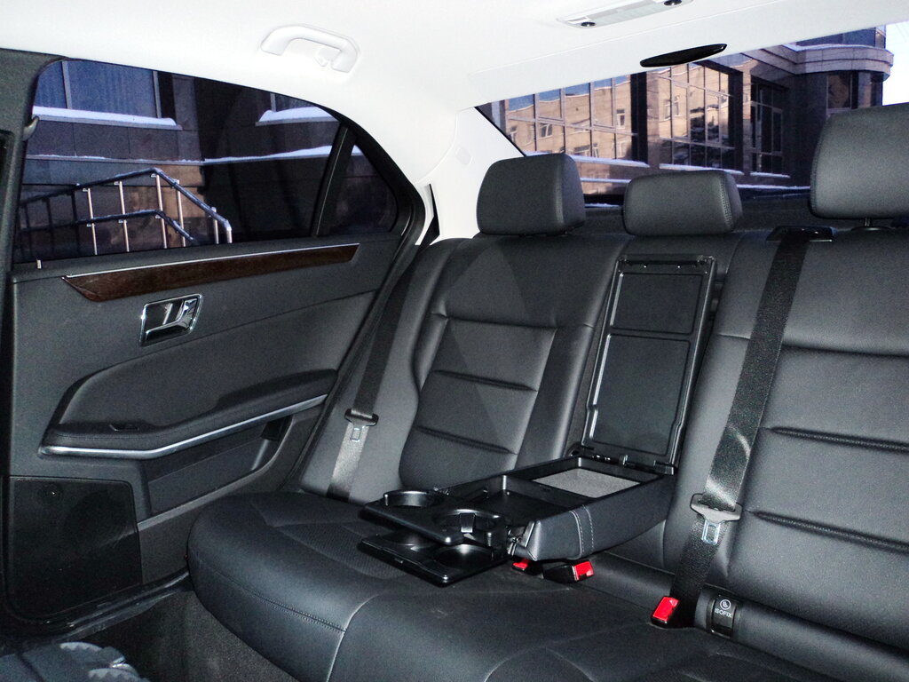 Мерседес w212 салон сзади
