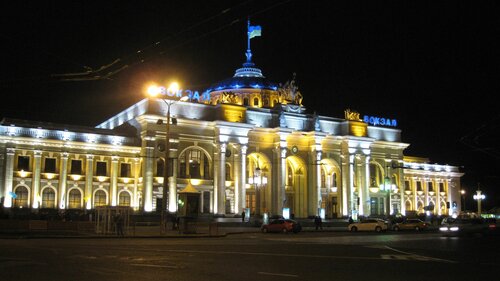 Жігіт кезегімен қыздардың бəрін жалайды