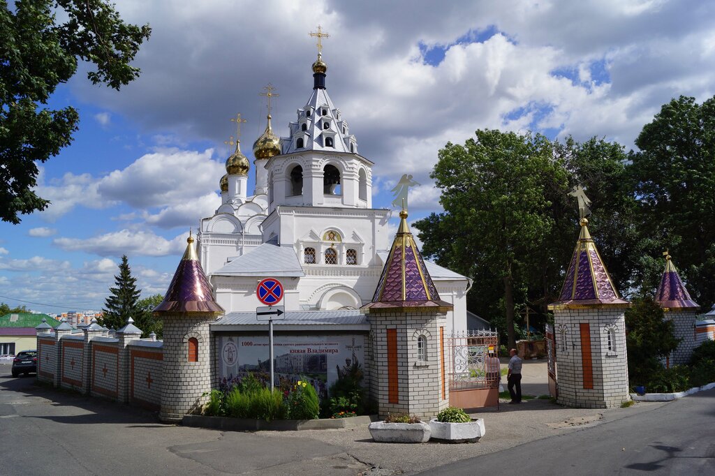 Orthodox church Tserkov Vvedeniya Presvyatoy Bogoroditsy vo Khram V Petro-Pavlovskom monastyre, Bryansk, photo