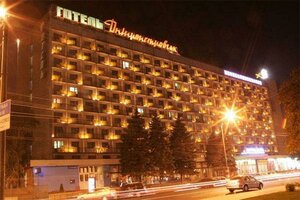 Гостиница Днепропетровск (Дніпро, вулиця Січеславська Набережна, 35), гостиница в Днепре