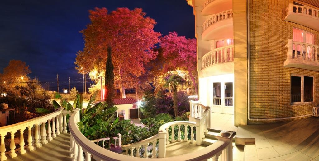 Фото отеля 2