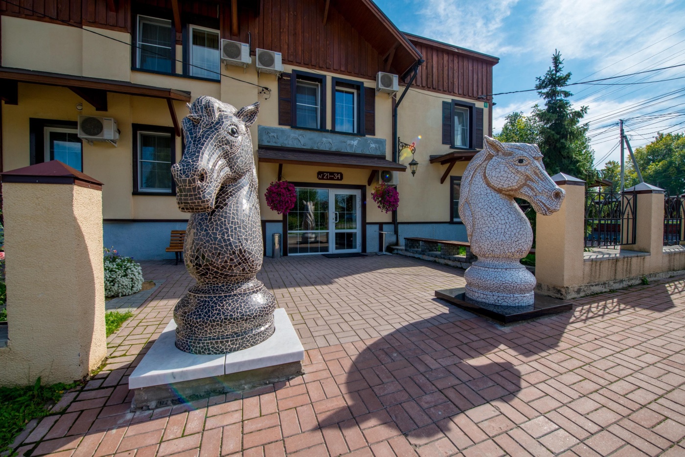 Фото Конюшенный двор