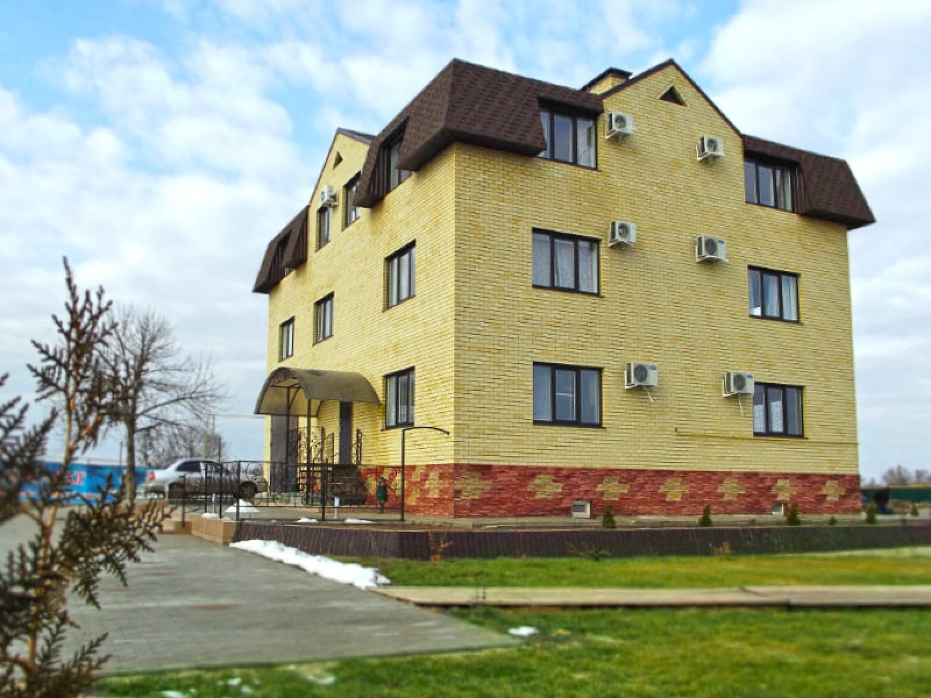 Фото База Каралат