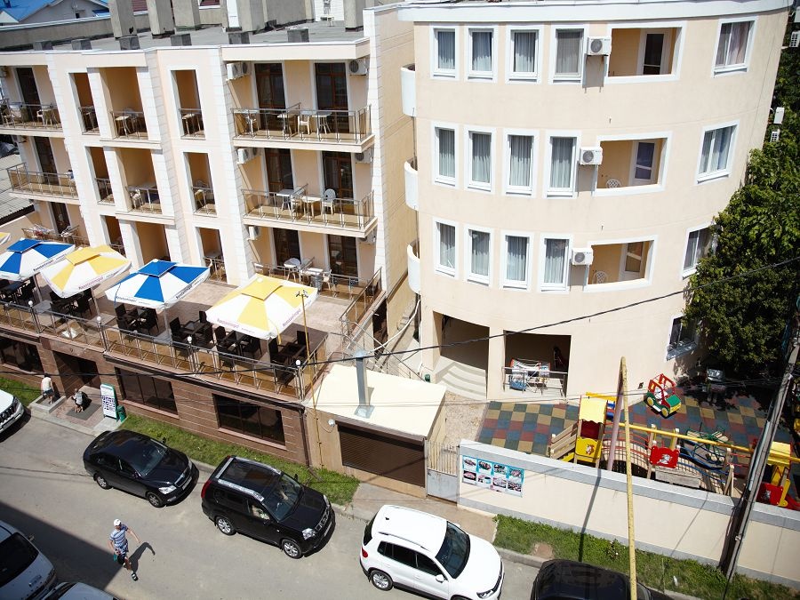 Фото отеля 2