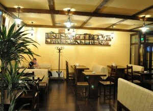 Restoran Oliver Twist (vulytsia Haharina, 20Б), restaurante