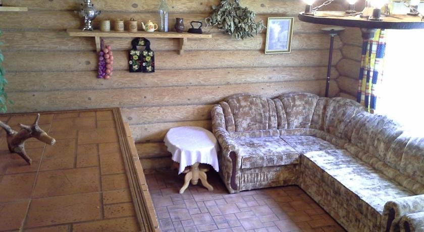 Фото Русская изба с баней