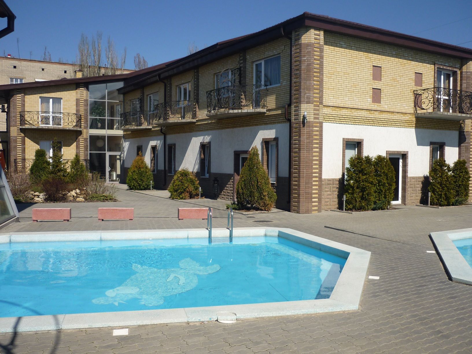 Фото отеля 2