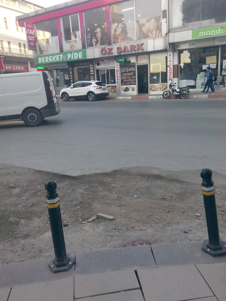 Ak Çarşı, züccaciye mağazaları, Battalgazi Mah., Bosna Blv