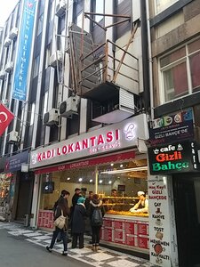 Kadi Lokantasi (İstanbul, Kadikoy, Osmanağa Mah., Şemsitap Sok., 22), cafe