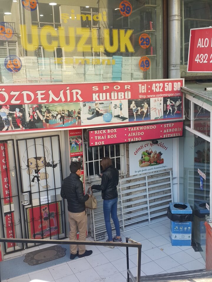 Spor kulüpleri Özdemir Spor Kulübü, Çankaya, foto